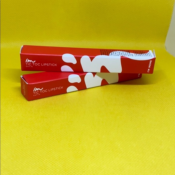 🎀 Host Pick 🎀 Tictoc Satin Lipstick Shade Scarlet Dress - Picture 6 of 8